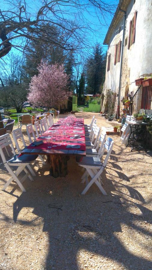 Gites La Ferme Accrochee A La Colline Lagorce  Buitenkant foto